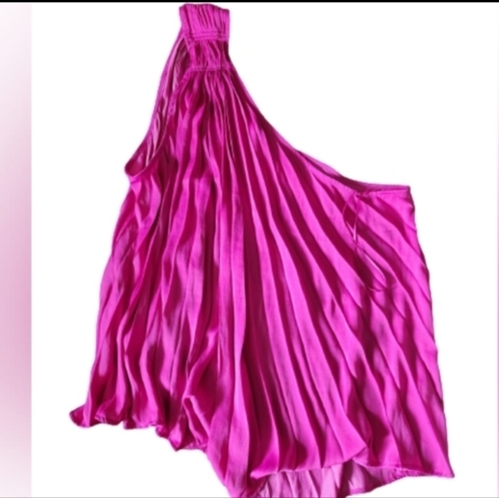 Banana Republic, one shoulder pleated top sleeveless color pink size m ,L,xL